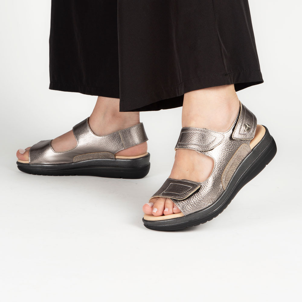 670-VS06 Sandalia KEADY Platea - Cuero con velcro ajustable - Image 1